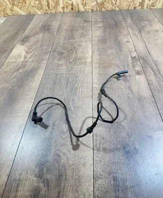 Mercedes-Benz C W204 Front ABS sensor wiring VBS598