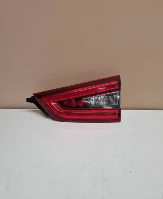 Tailgate rear/tail lights