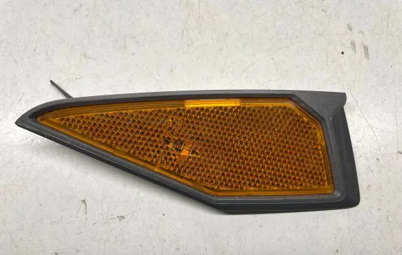 Audi E-tron GT Front reflector 1201005