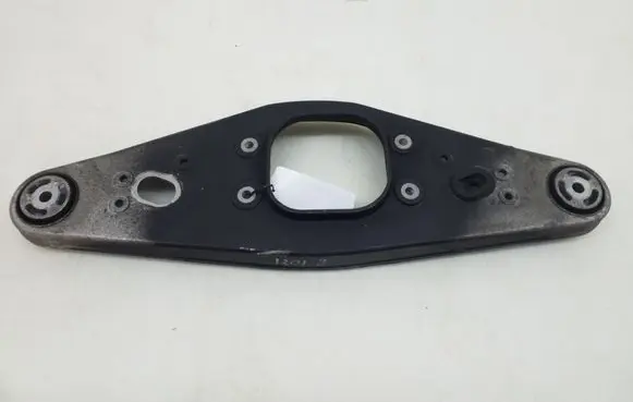 Mercedes-Benz CLS C219 Rear differential/diff mount bracket A2303522206