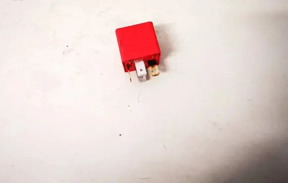 Volkswagen PASSAT B5 Other relay 443919578b 899519000