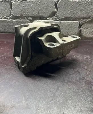 Volkswagen PASSAT B6 Engine mount bracket 1KO199262 3618372