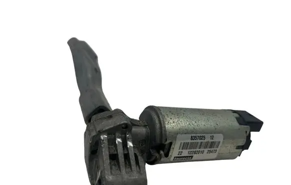 Opel Insignia A Seat adjustment motor 835702512 2212282010 25473