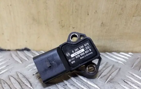 Audi TT TTS Mk2 Air pressure sensor 0261230073 038906051D