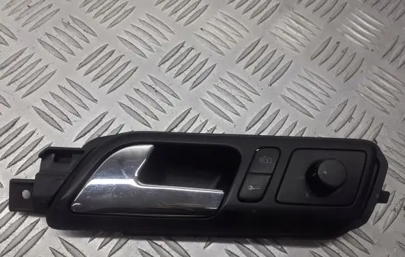 Volkswagen Polo IV 9N3 Front door interior handle 6Q1837247G