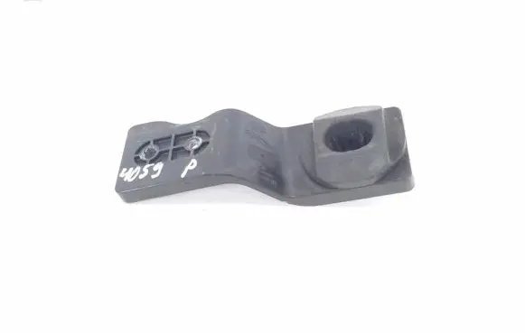 Radiator mount bracket