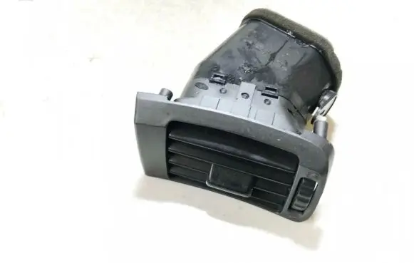 Hyundai XG Dash center air vent grill