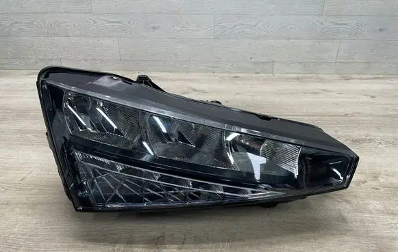 Skoda Scala Headlight/headlamp 657941016