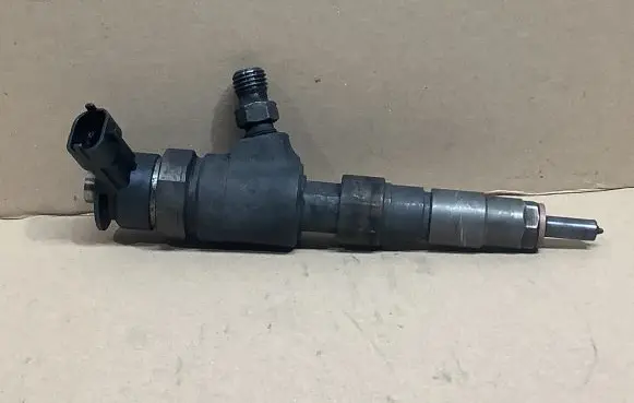 Peugeot 508 Fuel injector 0445110566 027766