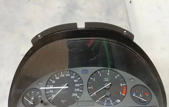 BMW 5 E39 Speedometer (instrument cluster) 88311228 87001313