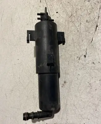 BMW X5 E70 Windscreen/windshield washer pump 13037710 7173851