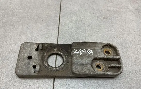 Opel Zafira C Radiator mount bracket 