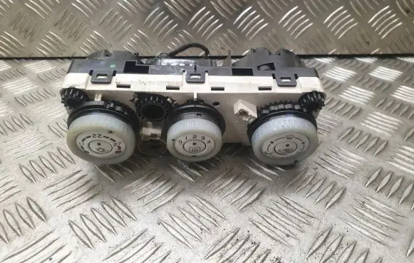 Mitsubishi Colt Climate control unit 69667301