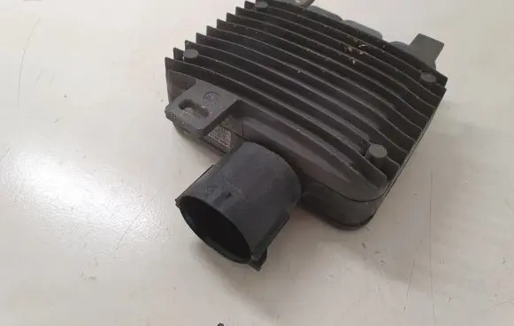 Volvo V70 Coolant fan relay 940011200