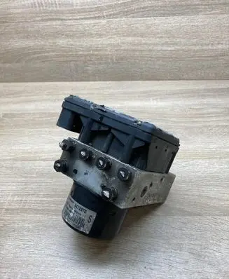 Volvo S70 V70 V70 XC ABS Pump 9472971 9472970