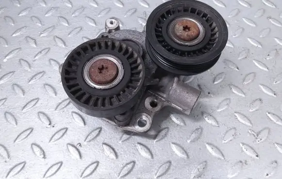 Mercedes-Benz C AMG W205 Generator/alternator belt tensioner A1772360040 1772360040 A1772000070