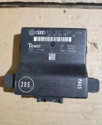 Volkswagen PASSAT B7 Gateway control module 1K0907530F 1K0907951