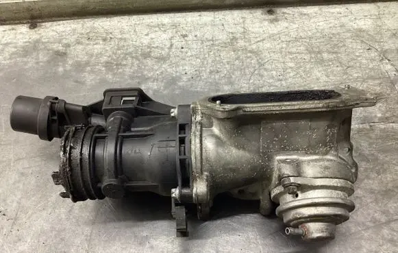Mercedes-Benz B W245 Throttle valve A6400901170 700306370