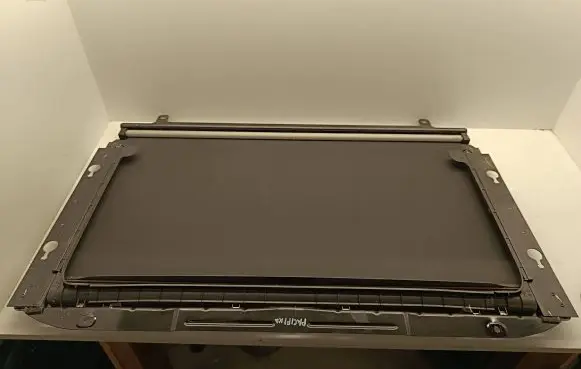Chrysler Pacifica Rear windscreen sun blind/shade 5SD25PD2AF A055292 016190000206