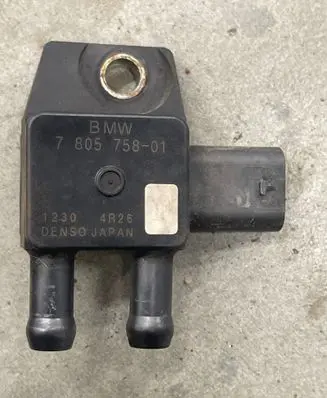 BMW 5 F10 F11 Exhaust gas pressure sensor 7805758 12304R26