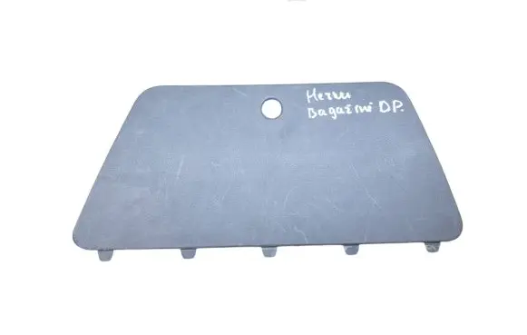 Trunk/boot side trim panel