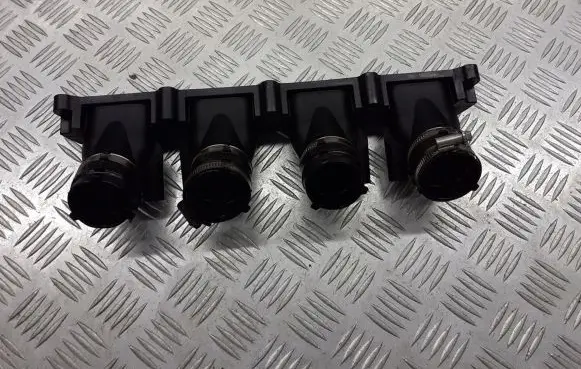 Volkswagen PASSAT B5.5 Intake manifold 06B133216G