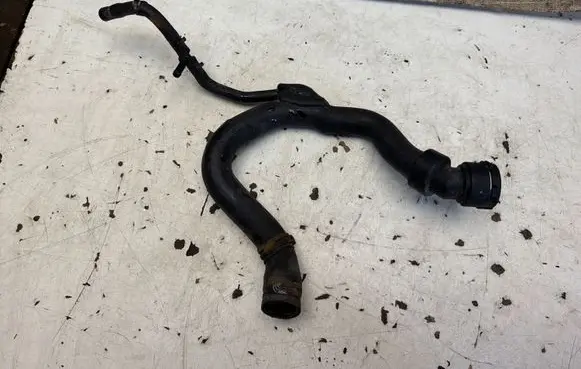 Audi A6 S6 C5 4B Engine coolant pipe/hose 4B0121101H