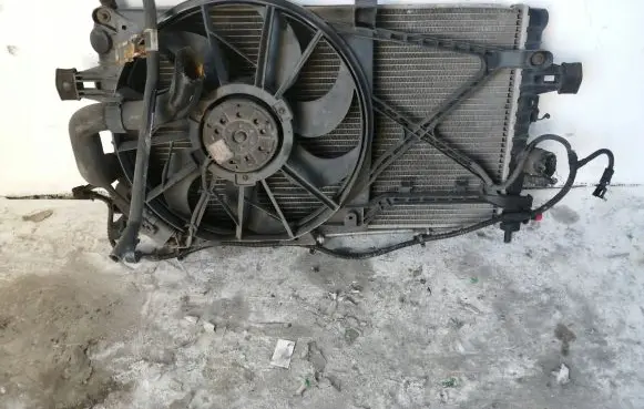 Opel Zafira B Radiator set 13205941
