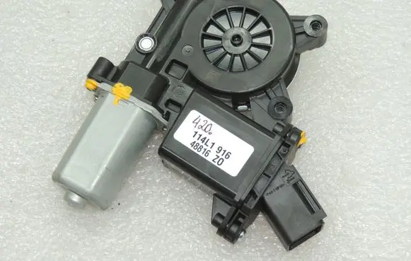 Opel Insignia B Front door window regulator motor 39176504