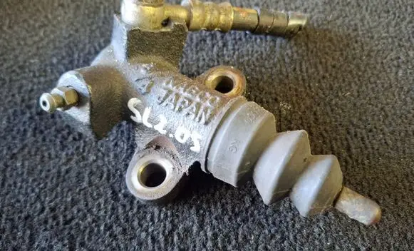 Subaru Legacy Clutch master cylinder 