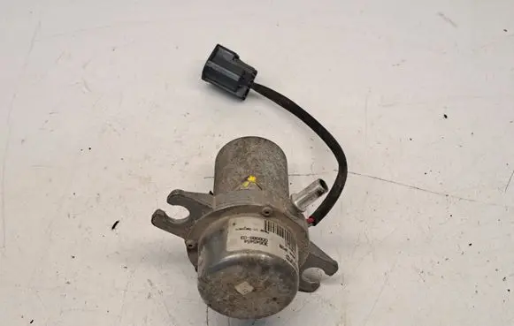 Volvo XC70 Vacuum pump 30645454