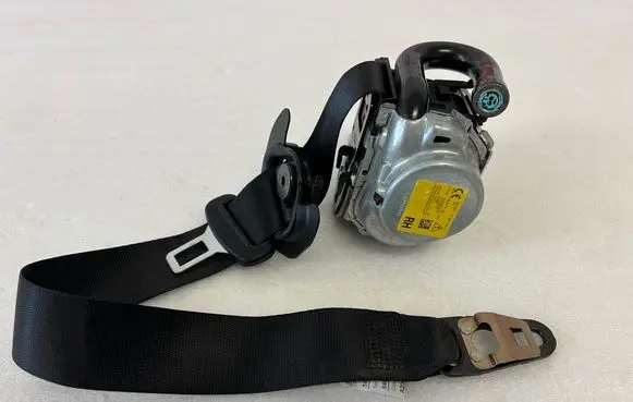 Mercedes-Benz C W206 Front seatbelt A2068604000 34287740B 8400055907