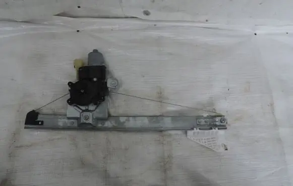 Ford Kuga II Rear window lifting mechanism without motor