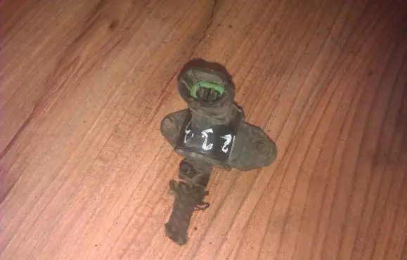Renault Clio I Turbo solenoid valve 