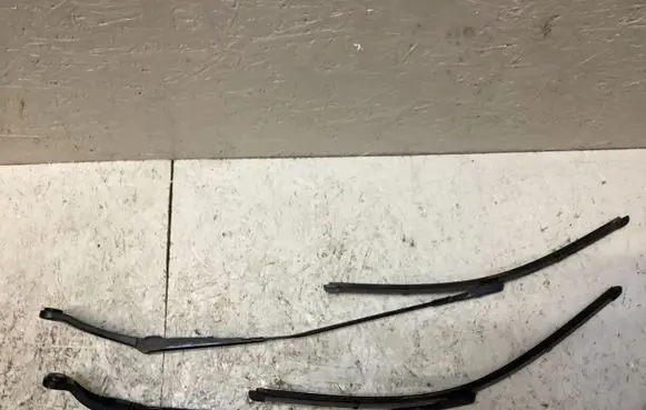 Porsche Macan (95B) Windshield/front glass wiper blade W000041786