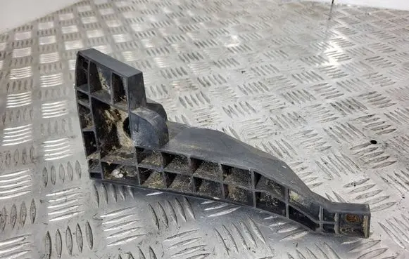 Suzuki Grand Vitara II Rear bumper mounting bracket