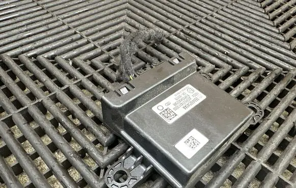 Chrysler Pacifica Gateway control module 10R059778