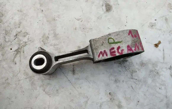 Renault Megane III Engine mounting bracket 