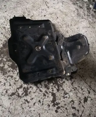 Suzuki SX4 Battery tray 