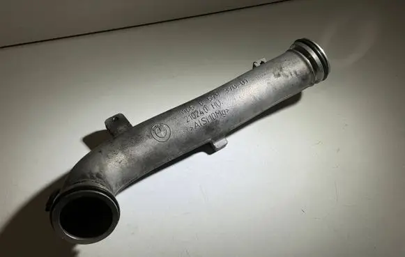 BMW X7 G07 Intercooler hose/pipe 8579370
