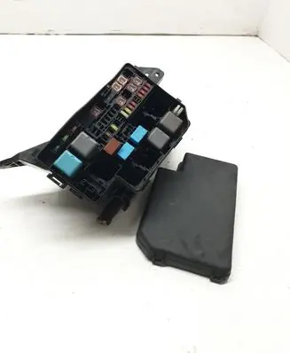 Toyota RAV 4 (XA20) Fuse box set 8266242190