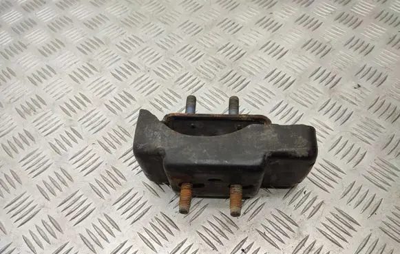Engine mount bracket