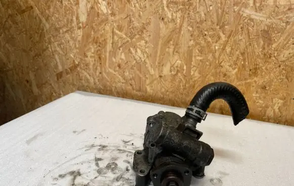 Mercedes-Benz E W210 Power steering pump 0024669201