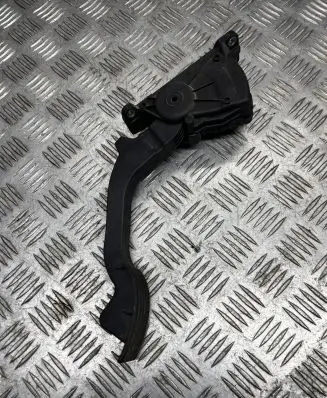 Ford Focus C-MAX Accelerator throttle pedal 3M519F836AF