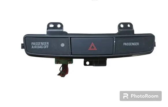 Mitsubishi Lancer VIII Hazard light switch