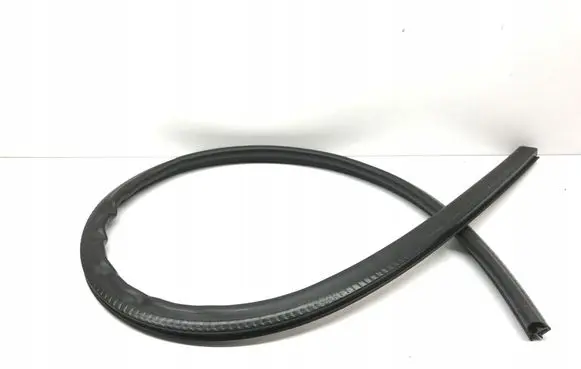 Audi A3 S3 8P Engine compartment rubber 8P0823731B