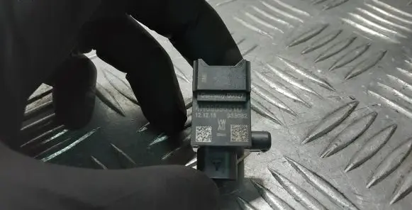 Audi A6 S6 C8 4K Airbag deployment crash/impact sensor 4N0959651D