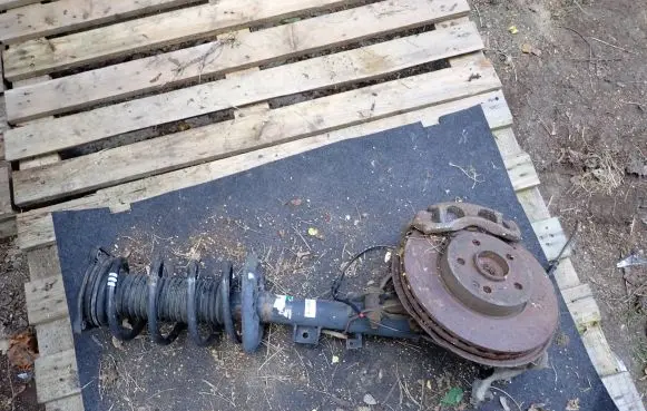 Mercedes-Benz Vito Viano W639 Front shock absorber with coil spring A639332