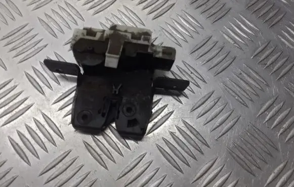 Renault Megane II Tailgate/trunk/boot lock/catch/latch 8200076240