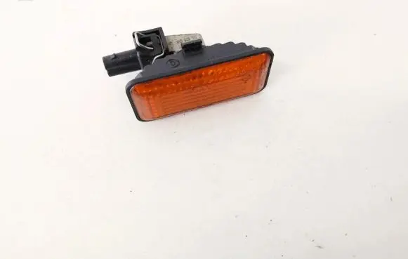Volkswagen Golf III Front fender indicator light 1h0949117a